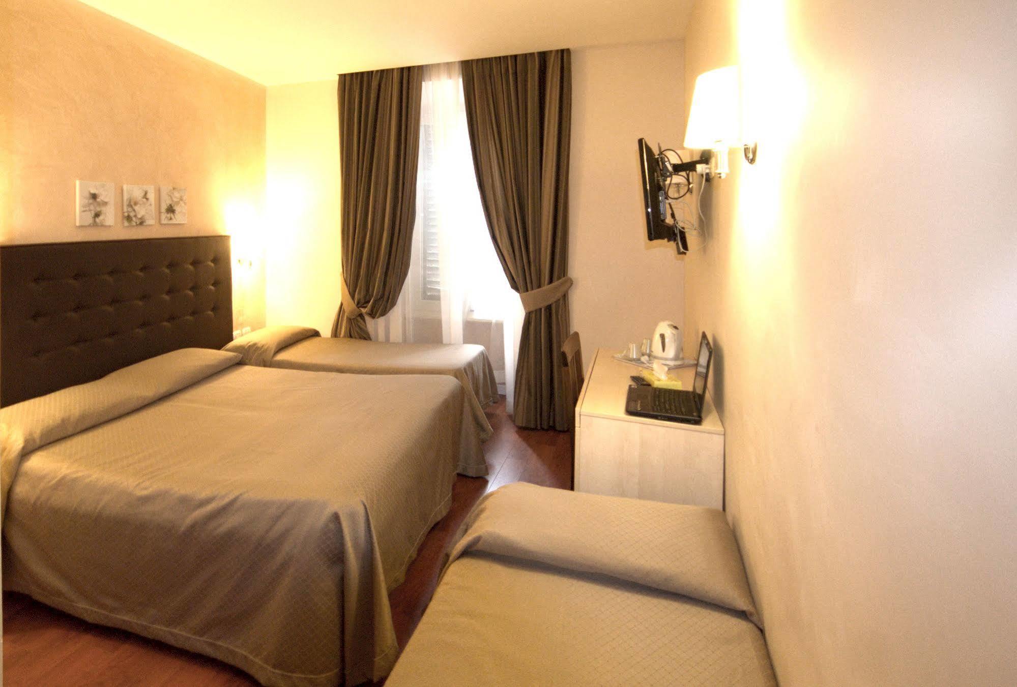 Roma Rooms Colosseum Exterior foto