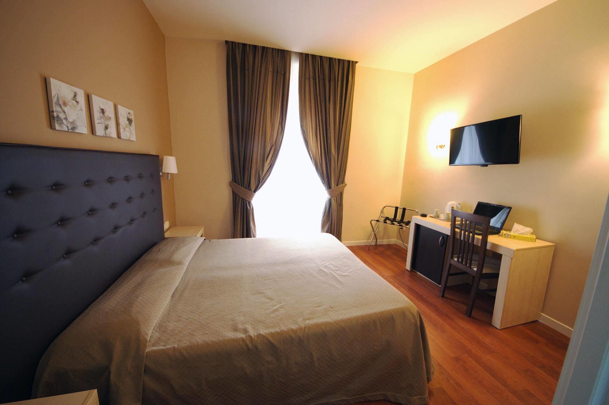 Roma Rooms Colosseum Exterior foto