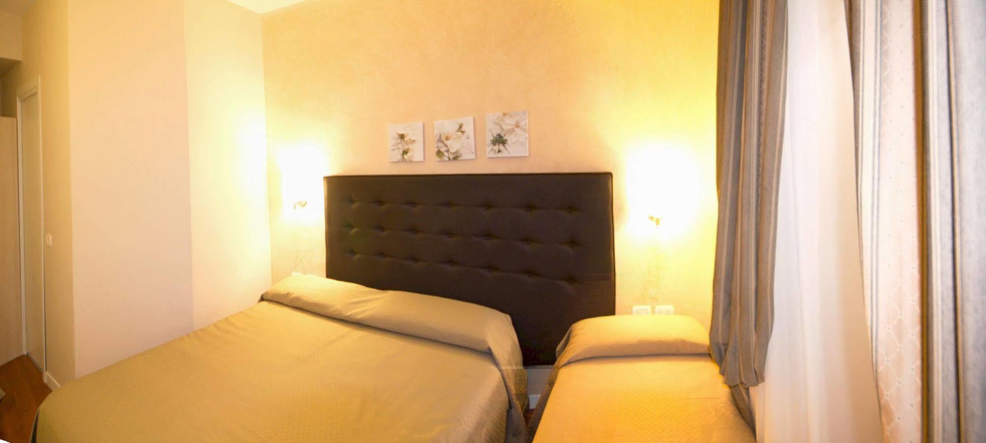 Roma Rooms Colosseum Exterior foto
